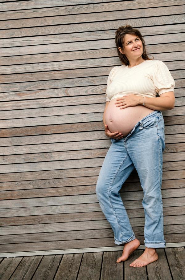 Bild 1 von 8: Kathys ungeplante Schwangerschaft kam für sie wie ein kleines Wunder - nach einer langwierigen Kinderwunschbehandlung für ihr erstes Kind hatte sie nicht mit einer natürlichen Schwangerschaft gerechnet.