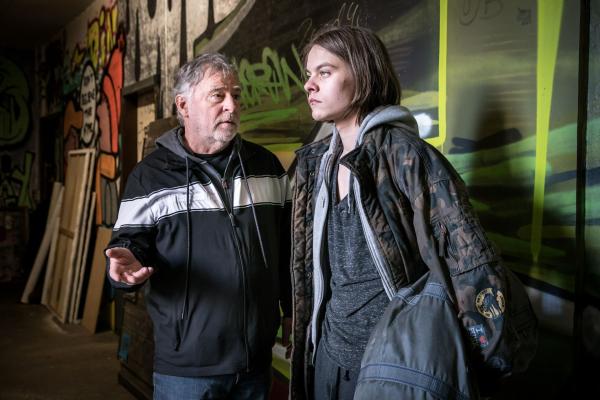 Bild 1 von 5: Hajo Trautzschke (Andreas Schmidt-Schaller, l.); Moritz Kolp (Béla Gábor Lenz, r.)