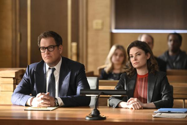 Bild 1 von 14: Dr. Jason Bull (Michael Weatherly, l.); Taylor Rentzel (MacKenzie Meehan, r.)