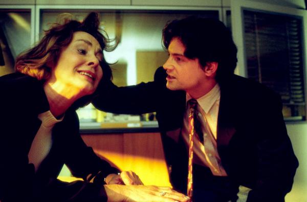 Bild 1 von 6: Im Bild: Christine Buchegger (Frau Killian), Fritz Karl (Paul Riff).