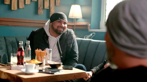 Bild 1 von 2: Interview mit Hamza Al Zein.