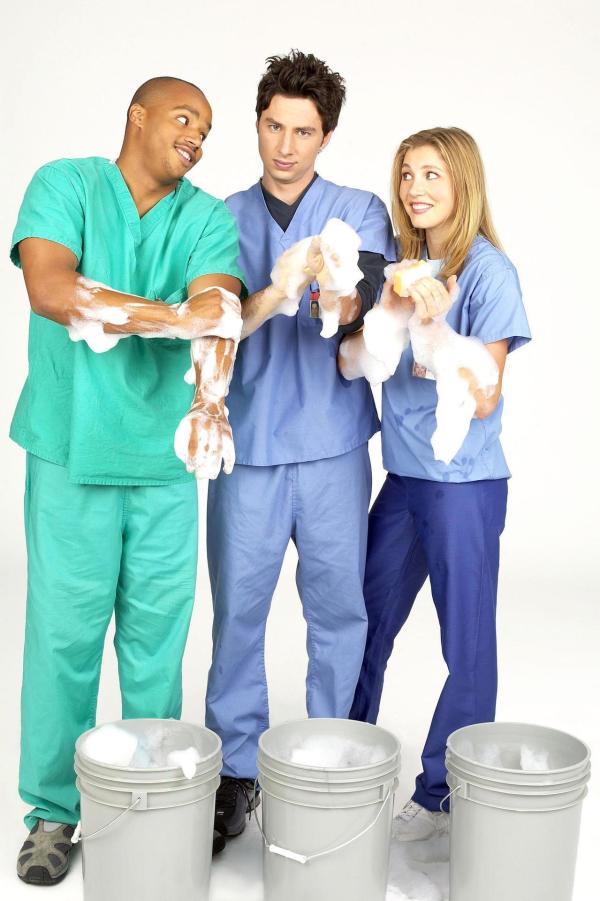 Bild 1 von 33: Im Bild (v.li.): Donald Faison (Chris Turk), Zach Braff (John 'J.D.' Dorian), Sarah Chalke (Elliot Reid).