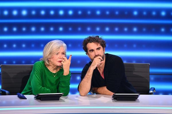 Bild 1 von 9: Jutta Speidel (l.); Oliver Wnuk (r.)