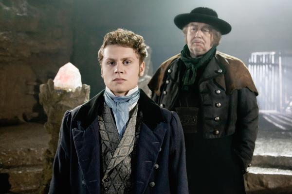 Bild 1 von 15: Der Holländer-Michel (Thomas Thieme, r.) macht Peter (Rafael Gareisen, l.) ein perfides Angebot.