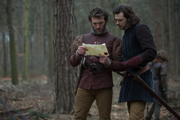 Bild 1 von 13: Jasper Tudor (Tom McKay, l.); Henry Tudor (Michael Marcus, r.)