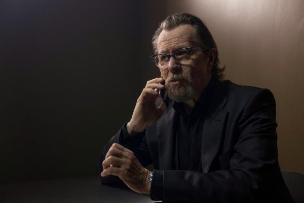 Bild 1 von 7: Gary Oldman as \