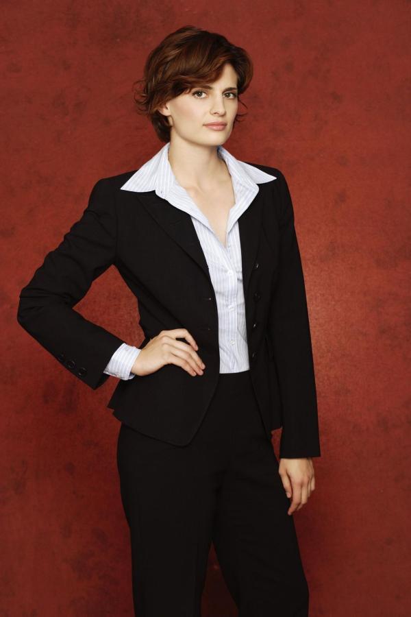 Bild 1 von 60: (1. Staffel) - Kate Beckett (Stana Katic) ist eine hartnäckige, clevere Detektivin der Mordkommission des New York Police Department.
