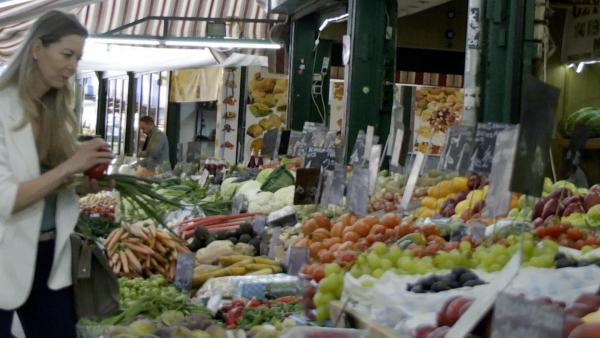 Bild 1 von 8: Im Bild: Ursula Papst, Ernährungsberaterin am Naschmarkt.