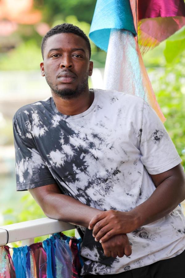 Bild 1 von 6: Im Bild: Zackary Momoh (Harrison Green).