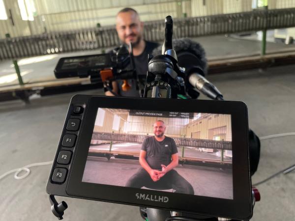 Bild 1 von 10: Alan im Gespräch mit den Filmemachern