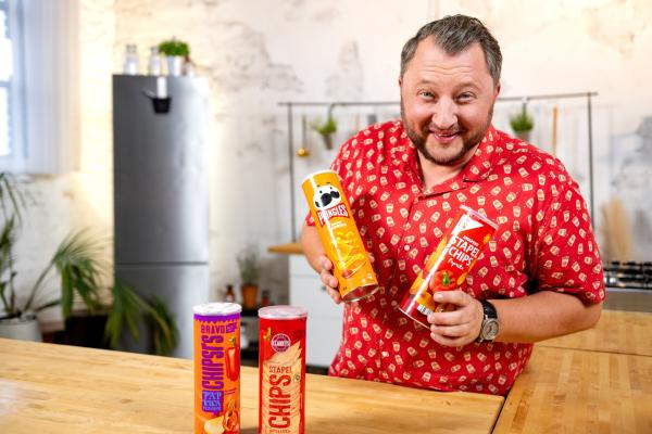 Bild 1 von 3: Wer an Snacks denkt, denkt an Chips. Gerade Stapelchips sind der Klassiker beim Fernsehabend. Sebastian Lege erklärt, wie die Hersteller den Snack so unwiderstehlich machen.