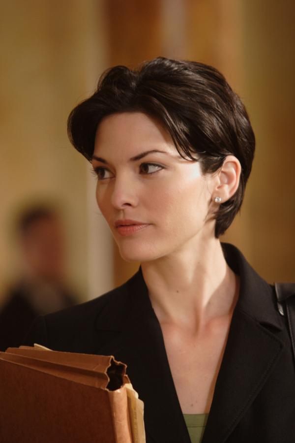 Bild 1 von 9: Alana De La Garza as Connie Rubriosa -- NBC