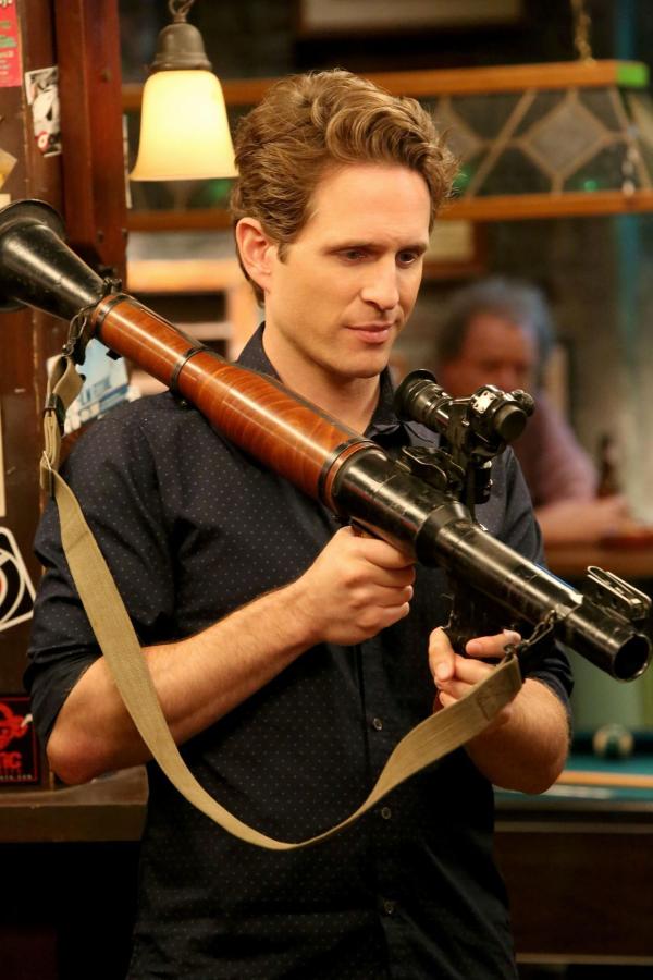 Bild 1 von 8: Dennis Reynolds (Glenn Howerton)