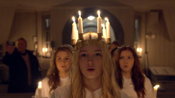 Bild 1 von 6: Der Lucia-Tag am 13. Dezember gehört zu den wichtigsten Feiertagen in Schweden. Für Tove Dahl erfüllt sich in diesem Jahr ein Traum: Sie ist die heilige Lucia.