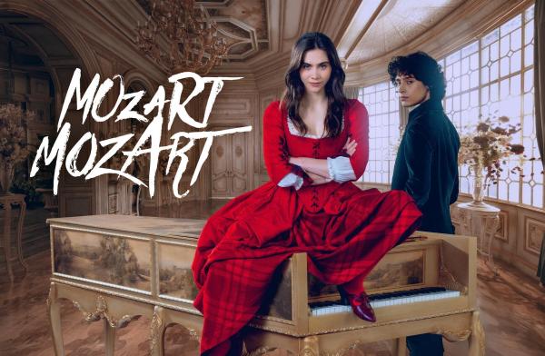 Bild 1 von 13: Im Bild: Havana Joy (Maria Anna Mozart), Eren M. Güvercin (Wolfgang Amadeus Mozart).