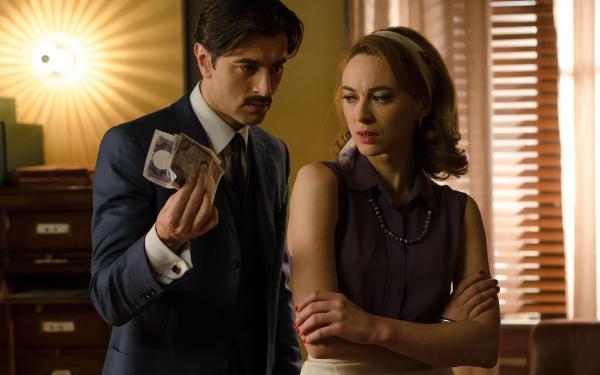 Bild 1 von 10: Mateo Ruiz (Javier Rey, l.); Clara Montesinos (Marta Hazas, r.)