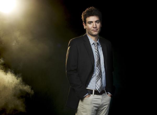 Bild 1 von 21: (9. Staffel) - In Rückblicken erzählt Ted (Josh Radnor) seinen Kindern, Geschichten aus seiner Vergangenheit ...