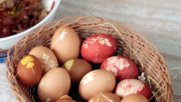 Bild 1 von 5: Natürlich gefärbte Ostereier.