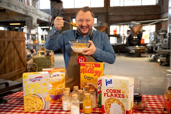 Bild 1 von 4: Sebastian Lege deckt die weltweiten Tricks der Lebensmittelindustrie auf: Kellogg's, Cola und Co.  Was steckt drin, was steckt dahinter?