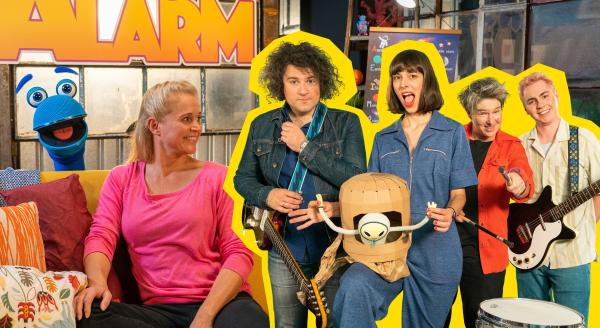 Bild 1 von 3: Das SingDing kennt sich super mit Sternbildern aus. Und Gorilla Club mit ihrem Song \