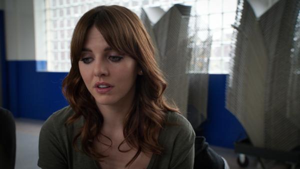 Bild 1 von 12: Versucht alles, um den flüchtigen Teenager zu finden: Kitty (Ophelia Lovibond) ...