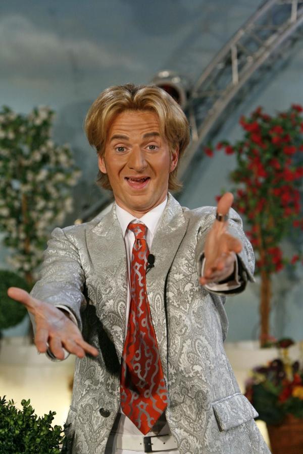 Bild 1 von 4: (2. Staffel) - Lässt sich die gute Laune niemals verderben: Florian Silbereisen (Michael Kessler)