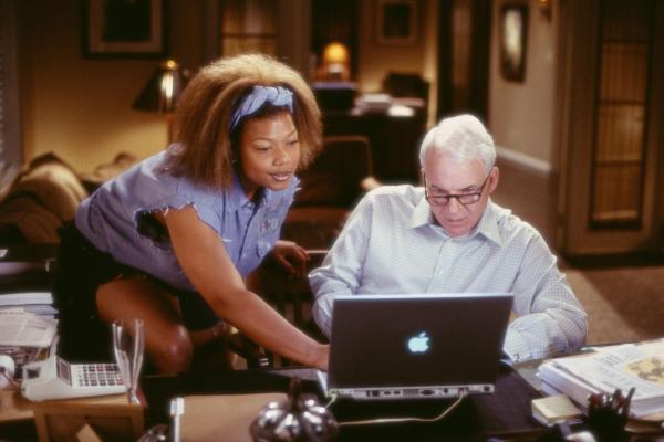 Bild 1 von 19: Trotz vieler Vorbehalte entwickelt sich zwischen dem snobistischen und erfolgreichen Anwalt Peter Sanderson (Steve Martin, r.) und Charlene (Queen Latifah, l.) ein vertrauensvoller Umgang. Gemeinsam machen sie sich daran, Peters Ehe zu retten ...