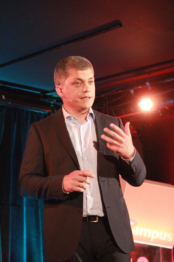 Bild 1 von 2: Prof. Dr. Oliver Alexy bei Campus Talks.