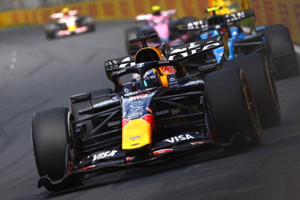 Bild 1 von 5: MELBOURNE, AUSTRALIA - MARCH 08: Max Verstappen of the Netherlands driving the (3) Oracle Red Bull Racing RB22 Red Bull Ford on track during the F1 Grand Prix of Australia at Albert Park Grand Prix Circuit on March 08, 2026 in Melbourne, Australia. (Photo by Joe Portlock/Getty Images) // Getty Images / Red Bull Content Pool // SI202603080146 // Usage for editorial use only //