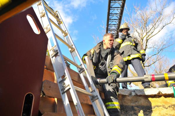Bild 1 von 4: Chicago Fire Season1 EP God Has Spoken, Chicago Fire Staffel1 EP Gott hat gesprochen