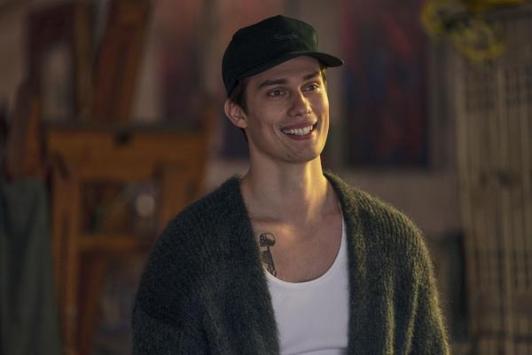 Bild 1 von 11: Hayes (Nicholas Galitzine)