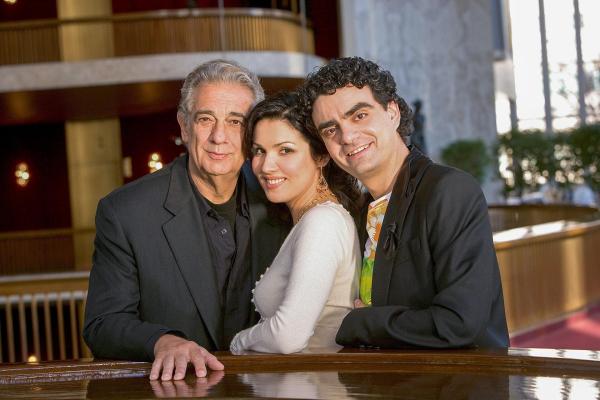 Bild 1 von 4: Im Bild: Pla´cido Domingo, Anna Netrebko und Rolando Villazo´n.
