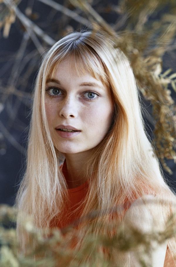 Bild 1 von 5: Porträt der US-amerikanischen Schauspielerin Mia Farrow aus dem Jahr 1965