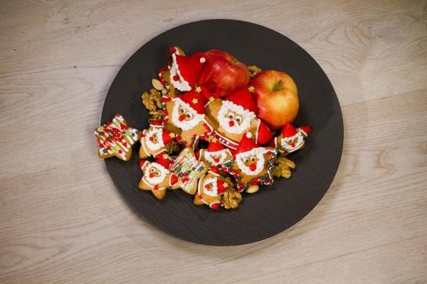 Bild 1 von 8: Im Bild: Eveline Wild: Lebkuchen-Weihnachtsmänner, 5.12.2018