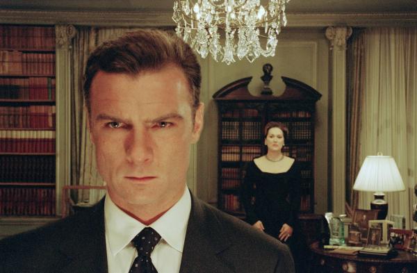 Bild 1 von 19: Demokratie in Gefahr: Raymond (Liev Schreiber, l.) und Eleanor Shaw (Meryl Streep, r.) ...