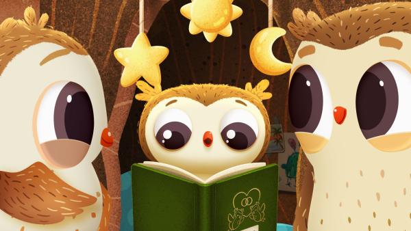 Bild 1 von 1: Odo schaut mit seinen Eltern das Fotoalbum von deren Hochzeit an.© KiKA/Sixteen South & Letko - Honorarfreie Verwendung gemäß AGB im redaktionellen Zusammenhang mit genannter Sendung bei Nennung \