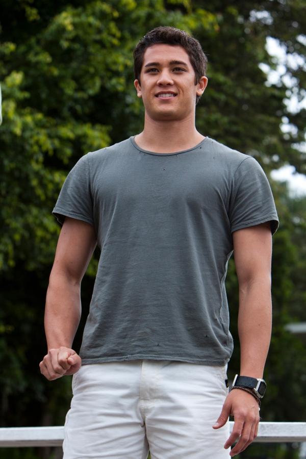 Bild 1 von 5: Zac (Chai Romruen) am Bootssteg.