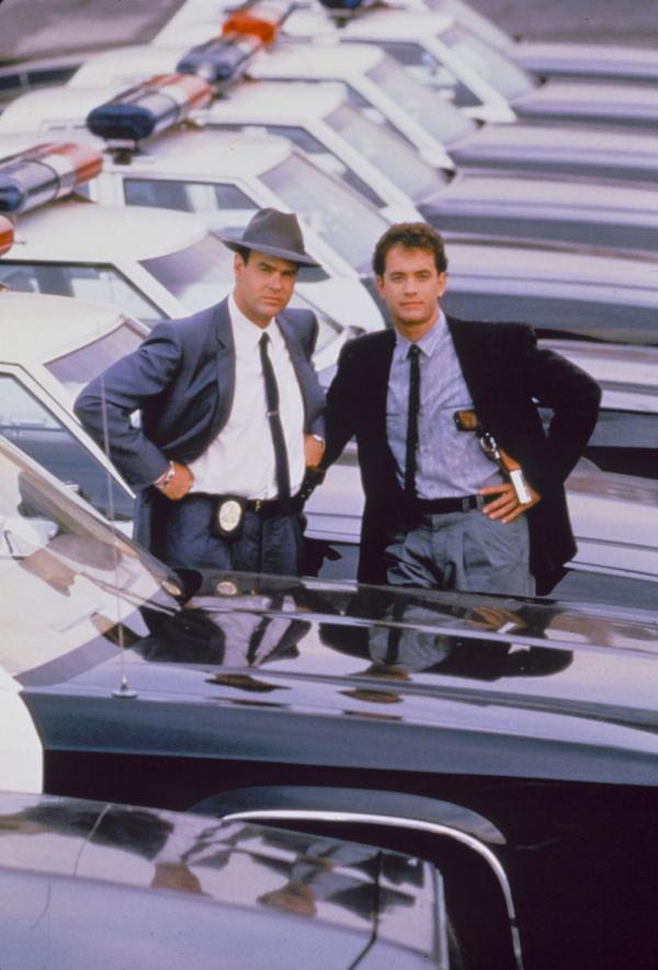 Bild 1 von 3: Das ungleiche Polizisten-Duo Joe (Dan Aykroyd, l.) und Pep (Tom Hanks, r.) ist einer besonders skrupellosen Verbrecherorganisation auf der Spur ...