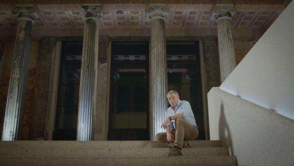 Bild 1 von 7: Matthias Wemhoff führt uns durch ferne Zeiten, zeigt Gemeinsamkeiten und Unterschiede auf und schaut vor allem auch, welche Errungenschaften von damals wir heute noch in unserem Alltag verwenden.