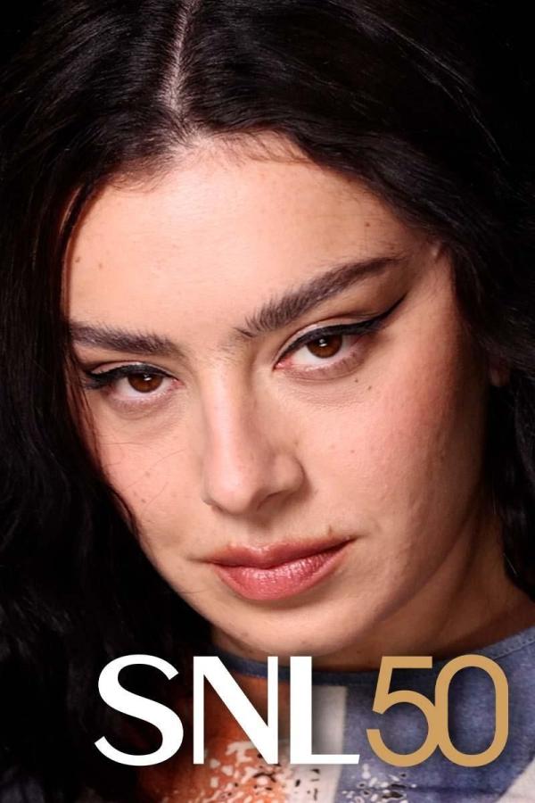 Bild 1 von 9: (50. Staffel) - Saturday Night Live - Charli XCX