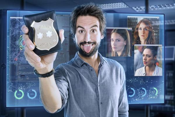 Bild 1 von 23: Mit seinen unkonventionellen Ermittlungsmethoden und seiner besserwisserischen Art treibt der Ur-Urenkel Albert Einsteins die Kriminalpolizei Bochum in den Wahnsinn. Doch der verschrobene Professor Felix \