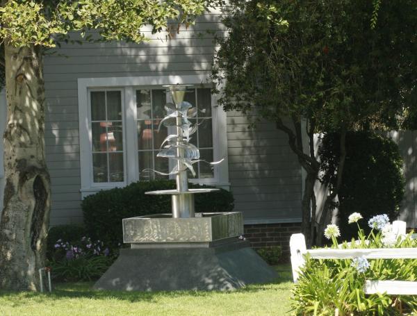 Bild 1 von 25: Dieser Springbrunnen sorgt in der Wisteria Lane für sehr viel Aufregung ...