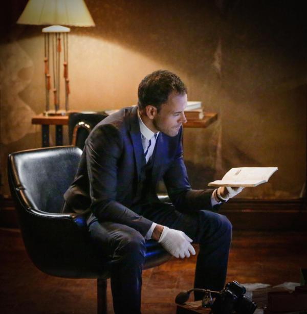 Bild 1 von 14: Soll den perfekten Raubüberfall planen, um das Lager einer schwerbewaffneten Bikergang hochzunehmen: Sherlock (Jonny Lee Miller) ...