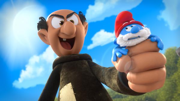 Bild 1 von 5: Im Dorf angelangt verwandelt Gargamel sich zurück und schnappt sich die Schlümpfe, allen voran Papa Schlumpf.
© KiKA/Peyo Productions, Dupuis Édition & Audiovisuell 2020 - Honorarfreie Verwendung gemäß AGB im redaktionellen Zusammenhang mit genannter Sendung bei Nennung \