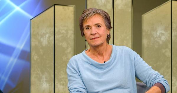 Bild 1 von 2: Seit der Corona-Pandemie sind die Impfraten in Österreich spürbar gesunken. Besonders bei Standardimpfungen wie Masern, Mumps oder Diphtherie zeigen sich rückläufige Trends. Experten führen dies auf ein wachsendes Misstrauen gegenüber staatlichen Gesundheitsmaßnahmen, eine zunehmende Skepsis gegenüber der Pharmaindustrie und die anhaltenden Debatten über die Corona-Impfung zurück. Während Impfgegner betonen, dass jeder selbst über seinen Körper entscheiden sollte, warnen Mediziner vor den Folgen: Sinkende Impfraten könnten zu neuen Krankheitsausbrüchen führen, die eigentlich vermeidbar wären. Im Bild: Susanne Rabady (Ärztin für Allgemeinmedizin).