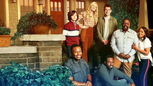 Bild 1 von 13: (im Uhrzeigersinn) Grover Johnson (Hank Greenspan); Gemma Johnson (Beth Behrs); Dave Johnson (Max Greenfield); Calvin Butler (Cedric the Entertainer); Tina Butler (Tichina Arnold); Malcolm Butler (Sheaun McKinney); Marty Butler (Marcel Spears)