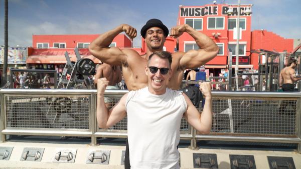 Bild 1 von 8: Im Bild: ORF Korrespondent Christophe Kohl auf Arnold Schwarzeneggers Spuren am Muscle Beach.