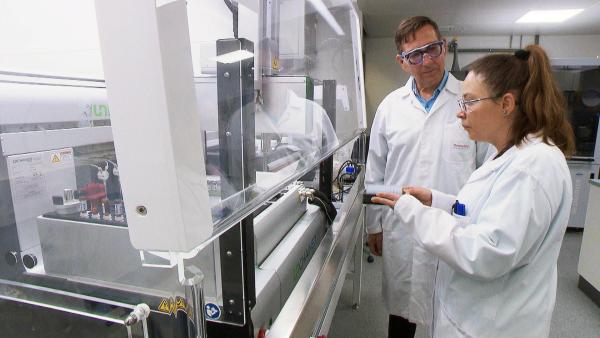 Bild 1 von 4: m Bild: Entwicklung von Arzneimittel-Wirkstoffen im Labor von Thermo Fisher Scientific.