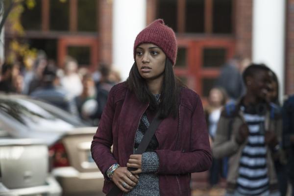 Bild 1 von 4: Davara Walsh (Samantha Logan)