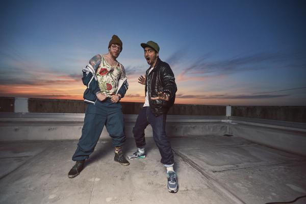 Bild 1 von 10: Beste Kumpel: Hardy (Sascha Reimann/Ferris MC, l.) und Sol (Eko Fresh, r.).